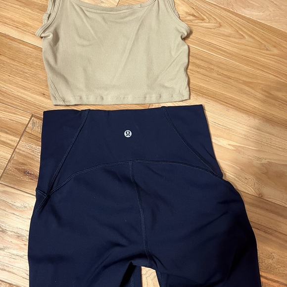 Lululemon crop tank with cutout chest. Size 4 - Picture 4 of 6